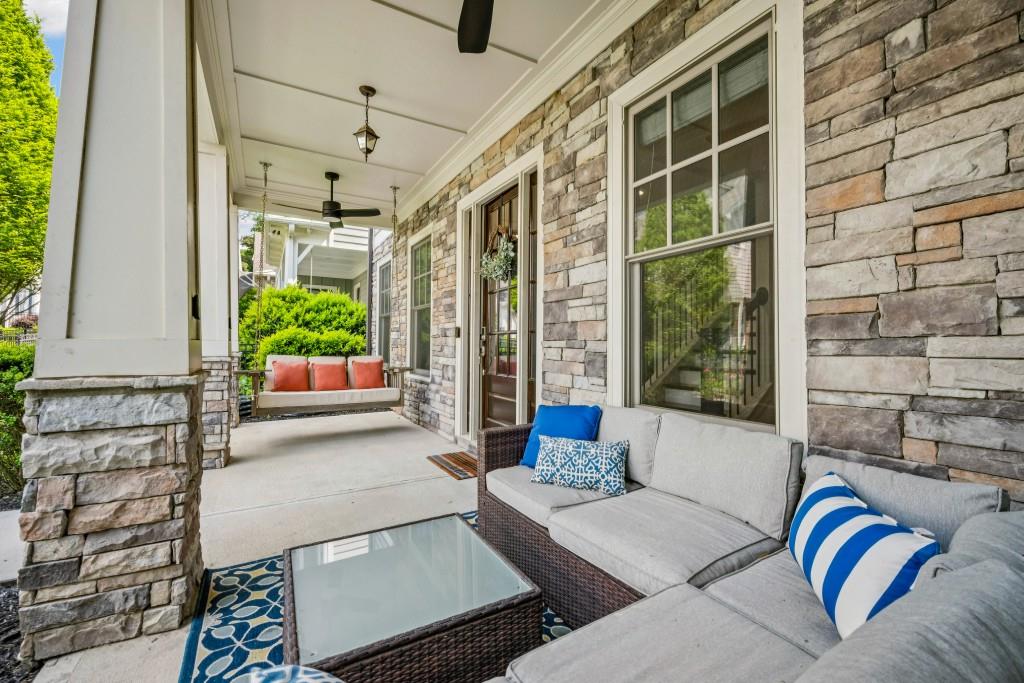 1921 Red Eagle Walk NW