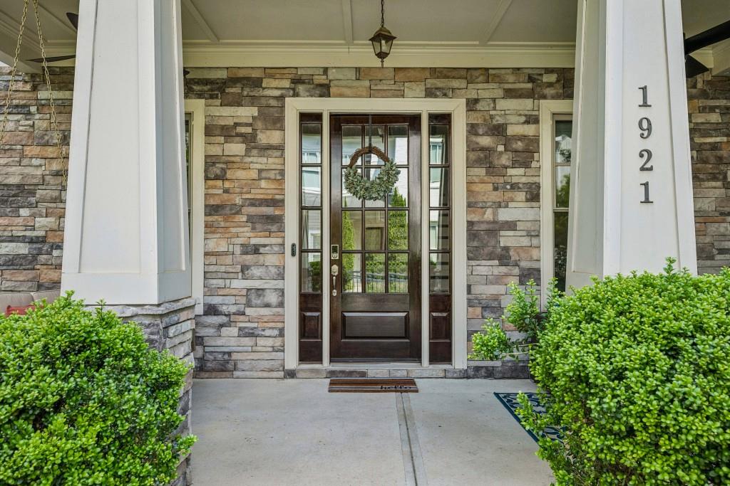 1921 Red Eagle Walk NW