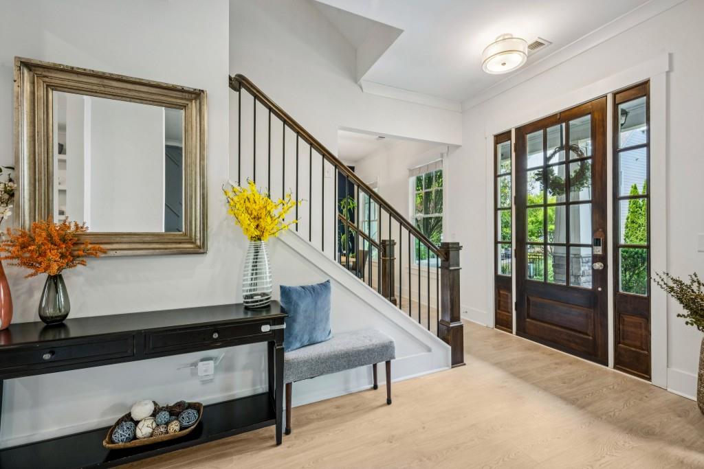 1921 Red Eagle Walk NW