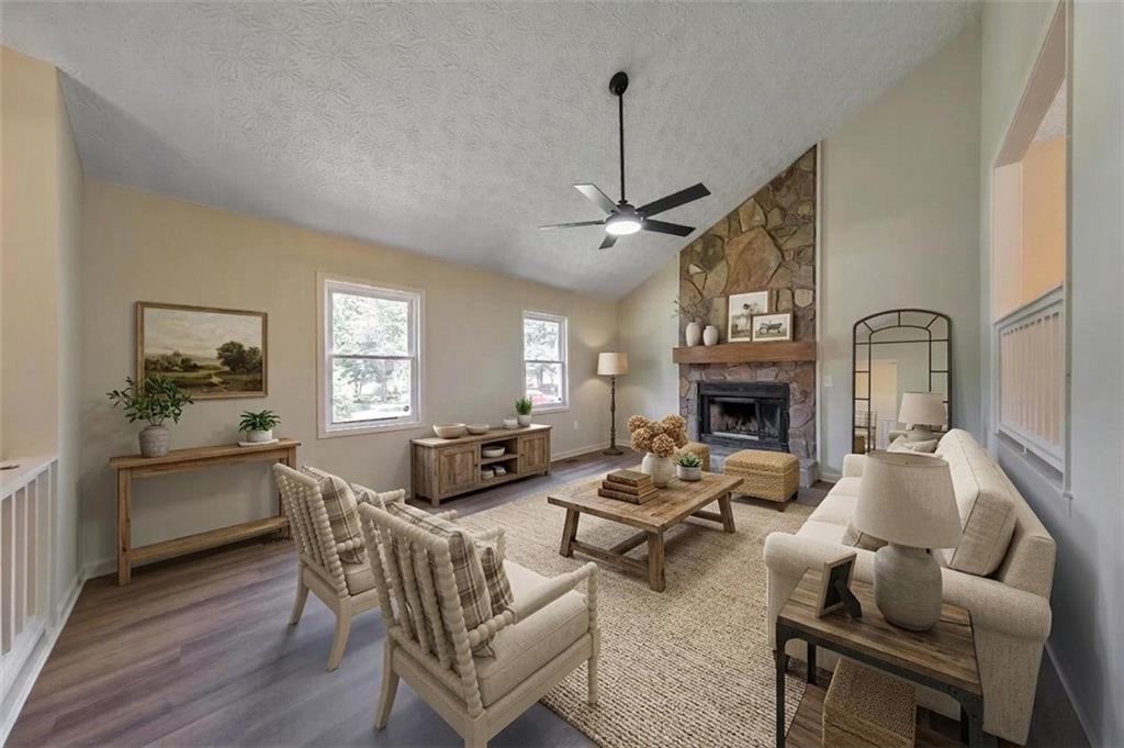 1006 Pinetree Court