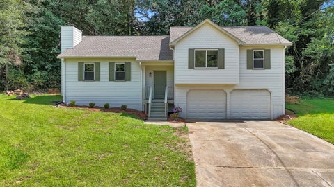 Homes For Sale - 1006 Pinetree Court<br/> Powder Springs, GA 30127