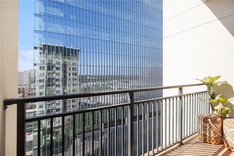 Photo of 565 Peachtree Street NE #1404, Atlanta, GA 30308 (MLS # 7667604)