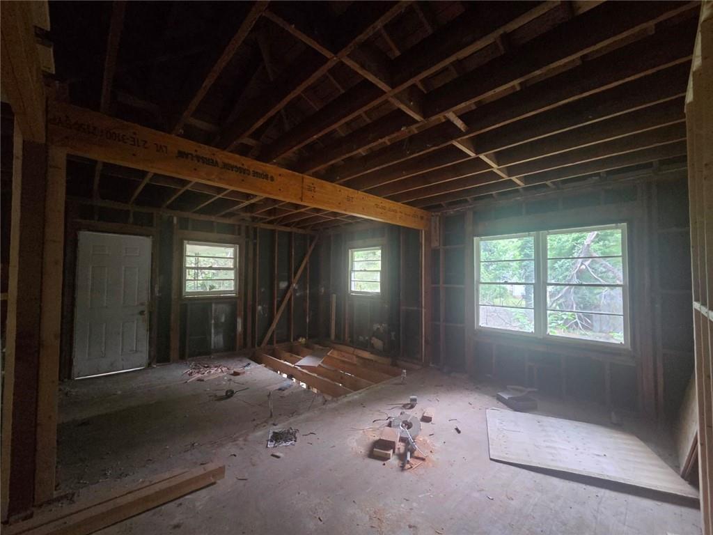 343 Laquita Drive SE