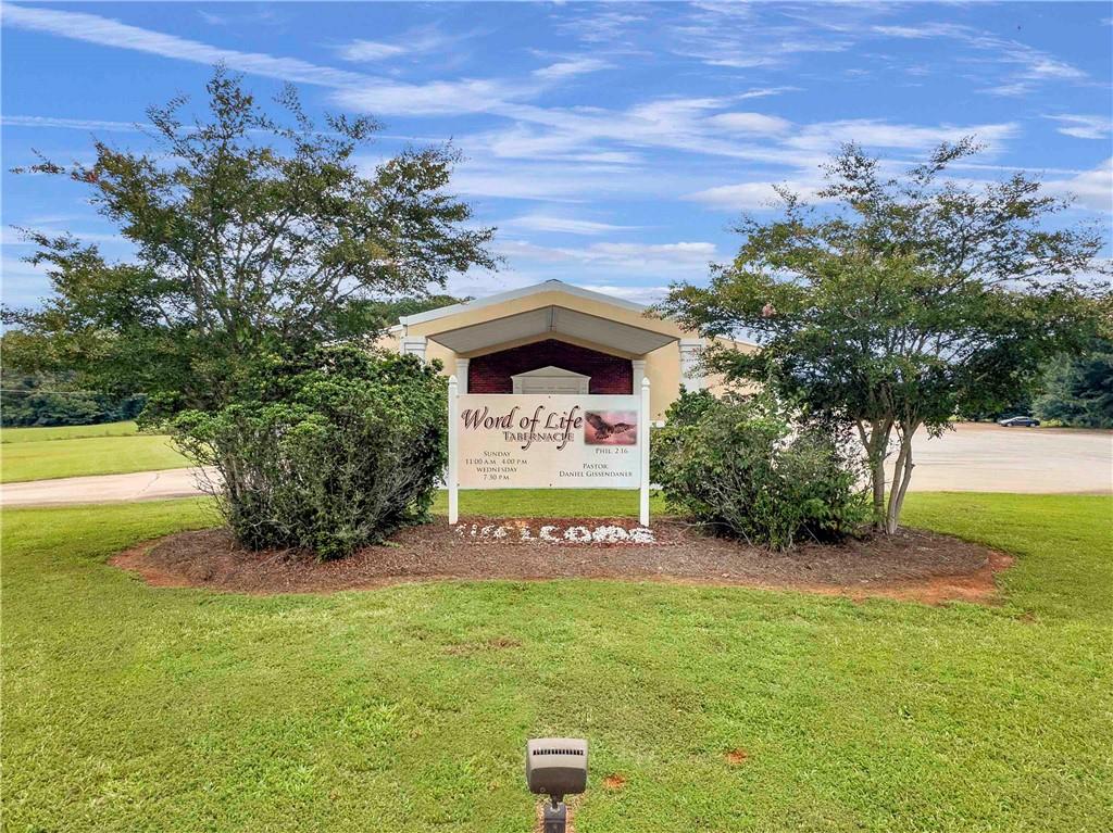 99 Ellis Trail