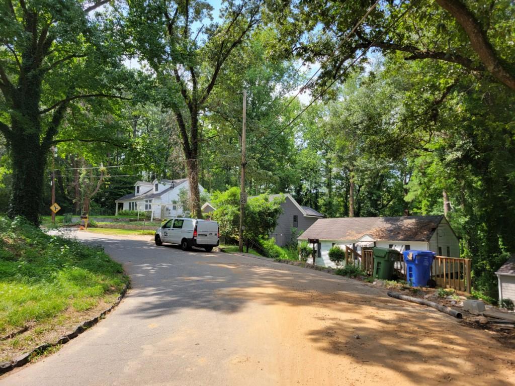 2001 Arlington Cir, Atlanta, Georgia image 6