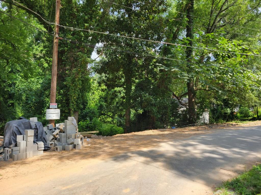 2001 Arlington Cir, Atlanta, Georgia image 3