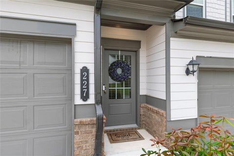 Townhouse For Sale - 227 Witter Way<br/> Cherokee County, Woodstock, GA 30188