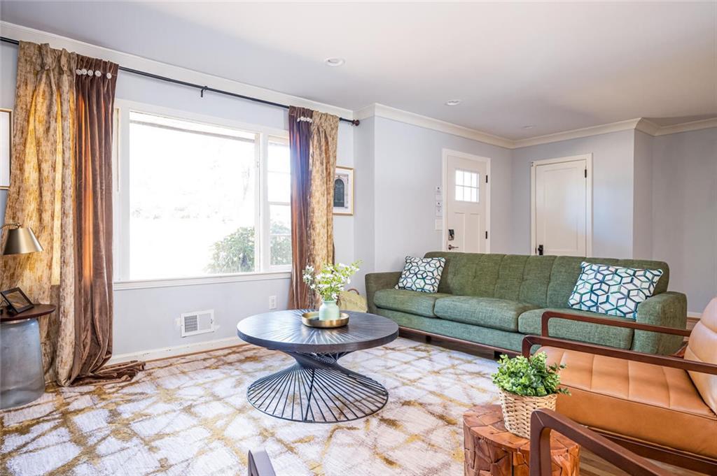 2411 Fair Lane