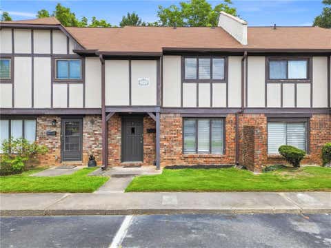 Townhouse For Sale - 1807 Ashborough Circle #E<br/> Marietta, GA 30067