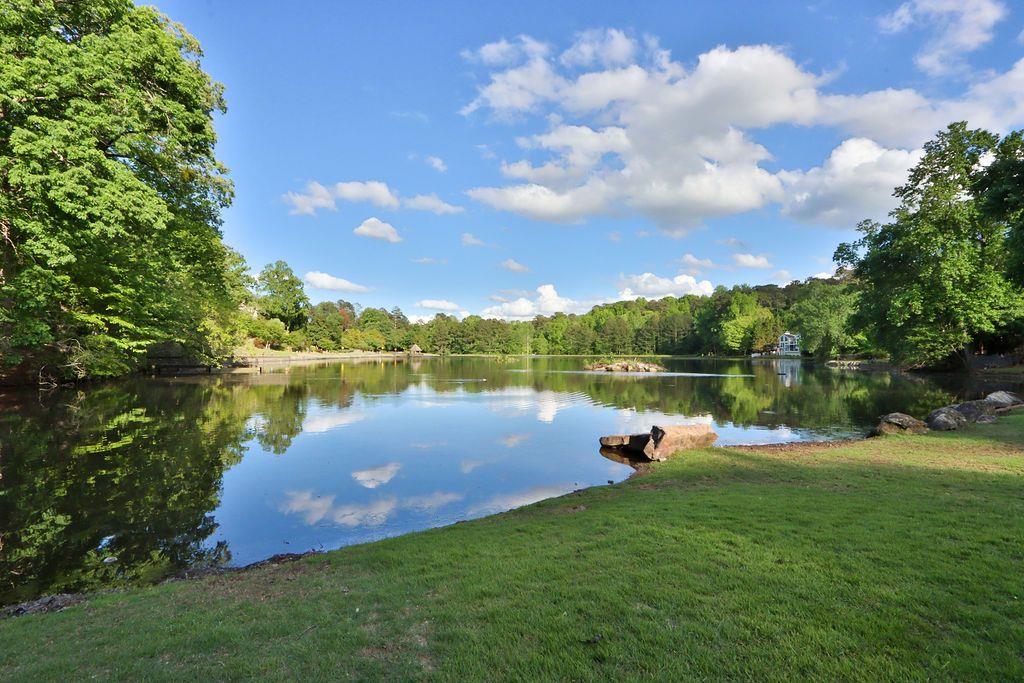 2704 Long Lake Drive, Roswell, Georgia image 35