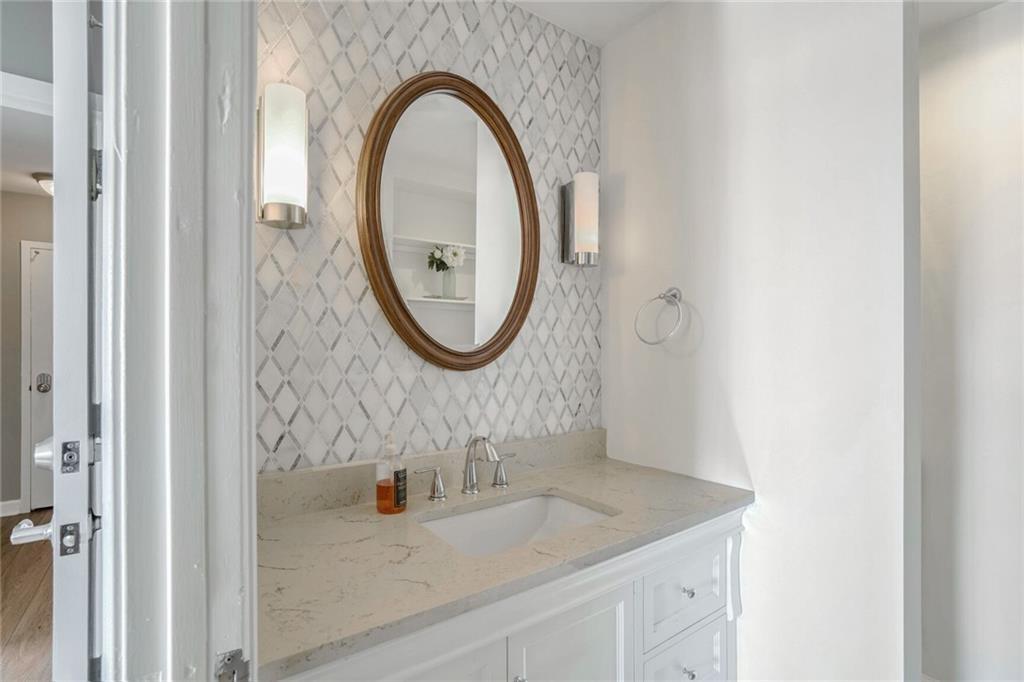 215 Piedmont Avenue NE 1406