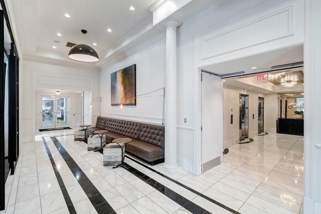 325 E Paces Ferry Road NE 1206