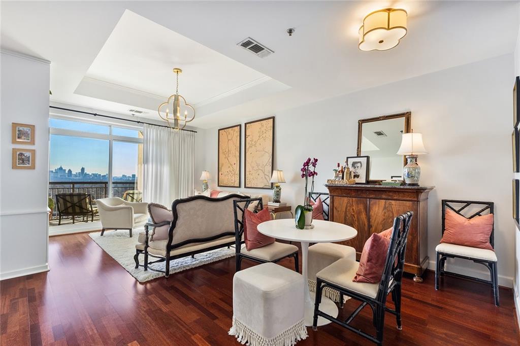 325 E Paces Ferry Road NE 1206