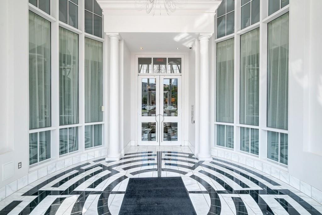 325 E Paces Ferry Road NE 1206