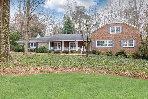 Photo of 690 Fair Oaks Manor, Atlanta, GA 30327 (MLS # 7701843)