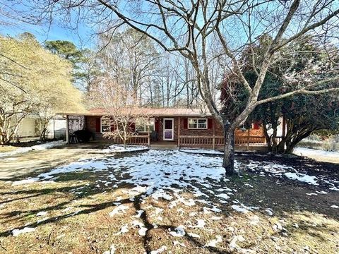 A home in Powder Springs