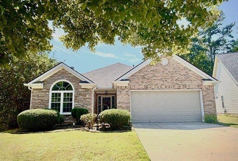 Homes For Sale - 1102 Strath Clyde Way<br/> Mcdonough, GA 30253