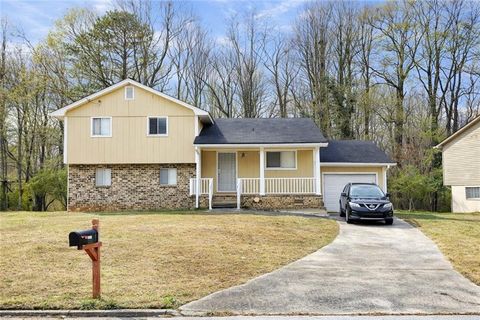 Homes For Sale - 6560 Woodford Road<br/> Atlanta, GA 30349