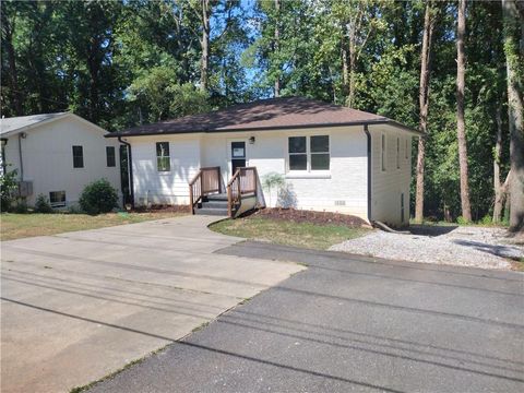Photo of 3543 S Cobb Drive S, Smyrna, GA 30080 (MLS # 7553313)