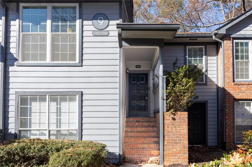 1180 Weatherstone Drive NE