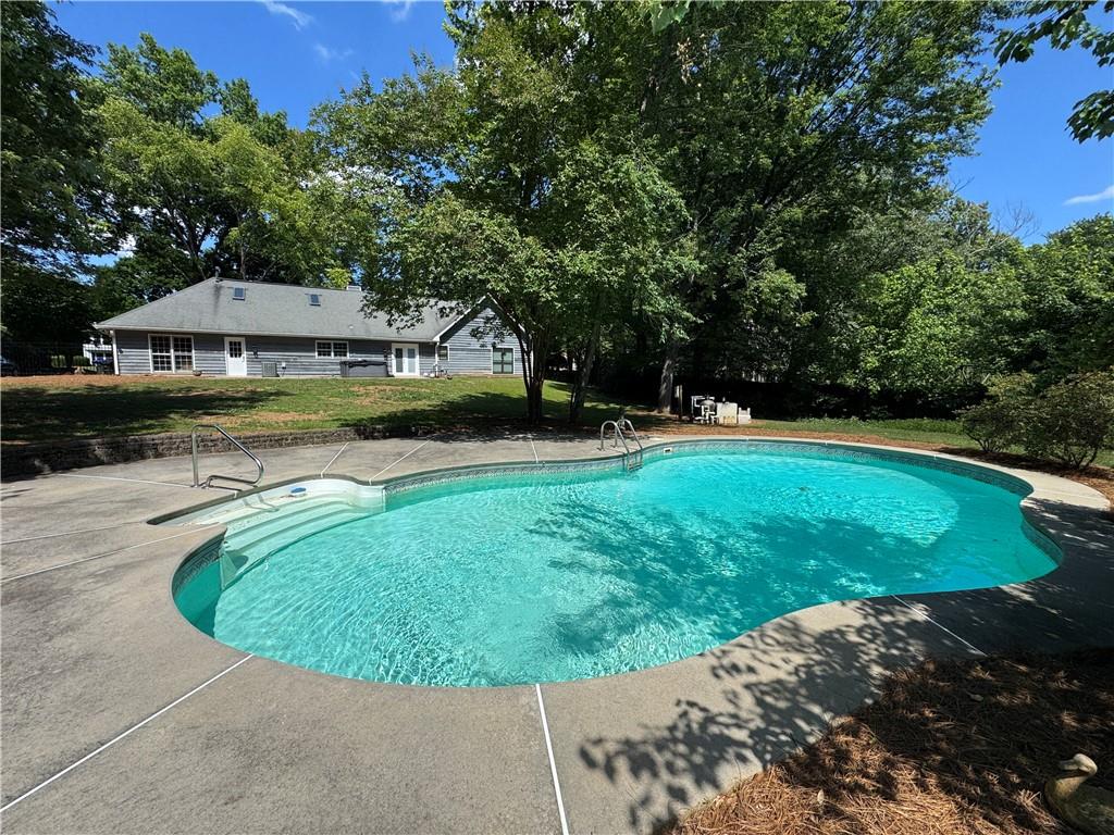 555 Saddle Creek Circle