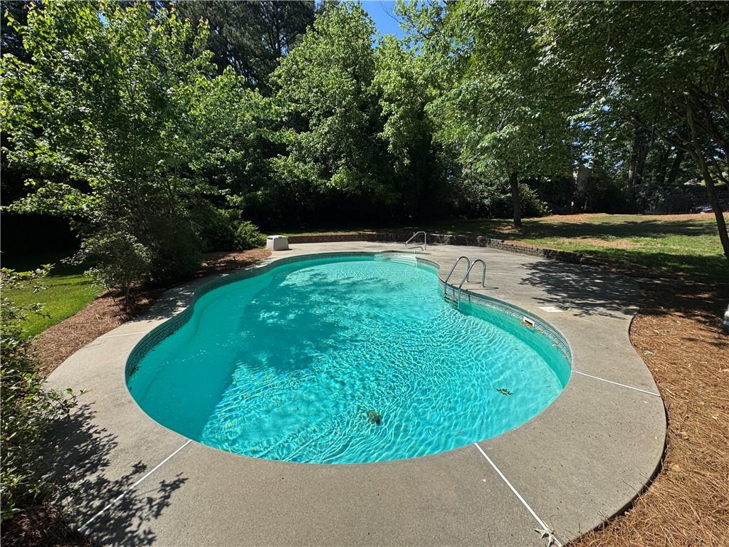 555 Saddle Creek Circle