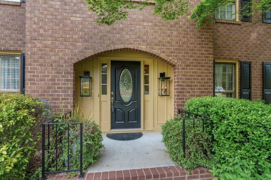 4901 Bainbridge Court