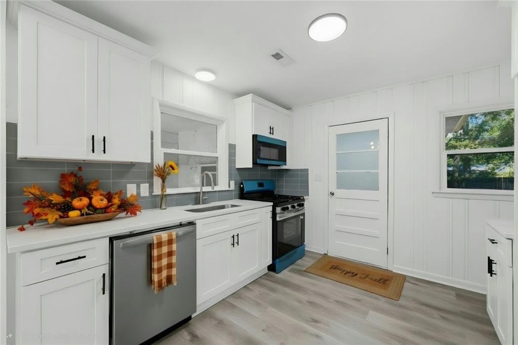 6 Elliott Circle NW