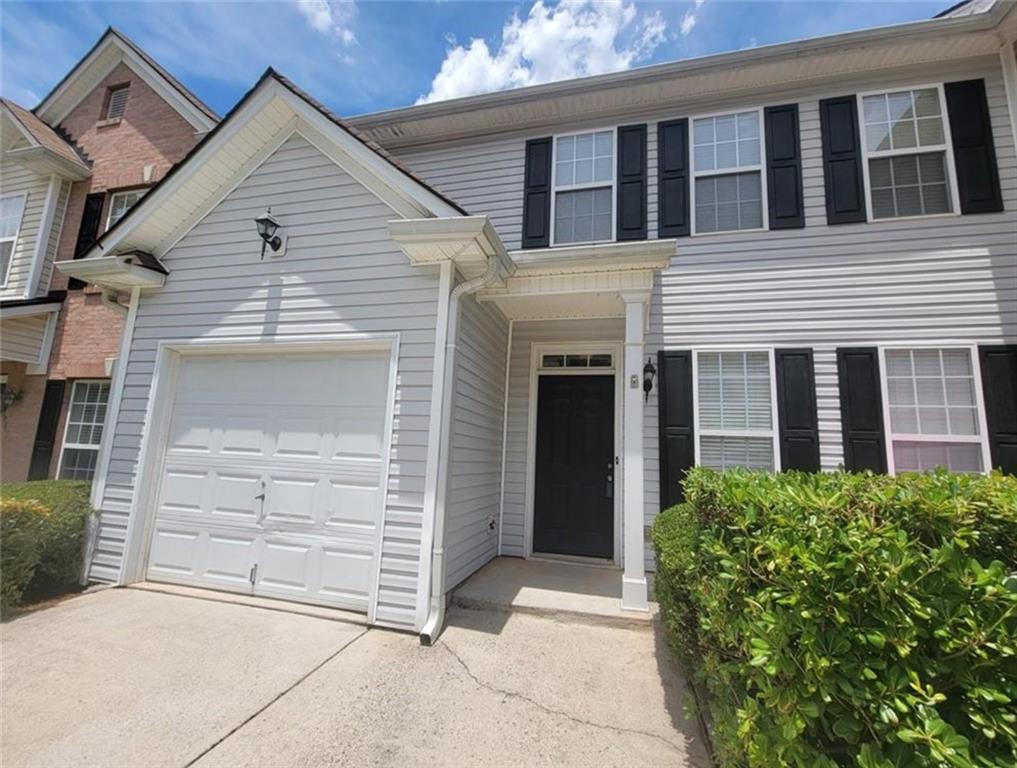 Conveniently located near Exit 13 on GA-400 and close to shopping centers, this 4-bedroom townhome offers a flexible main-level bedroom, perfect as an office or guest room. The owner’s suite upstairs includes a private bath with a separate tub and shower, double vanity, and walk-in closet. Two additional bedrooms are also upstairs. The kitchen features stainless steel appliances and opens to the dining area. Enjoy the fenced backyard and patio for added privacy. Located in the coveted Forsyth County Schools district! Landlord’s requirements for tenants are: verifiable income at least 3 times the rent, no prior evictions and credit score above 680.