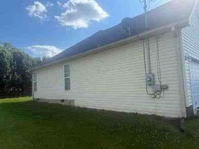 1504 Rockview Circle