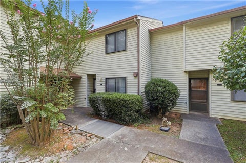 Townhouse For Sale - 1144 Country Court<br/> Lawrenceville, GA 30044