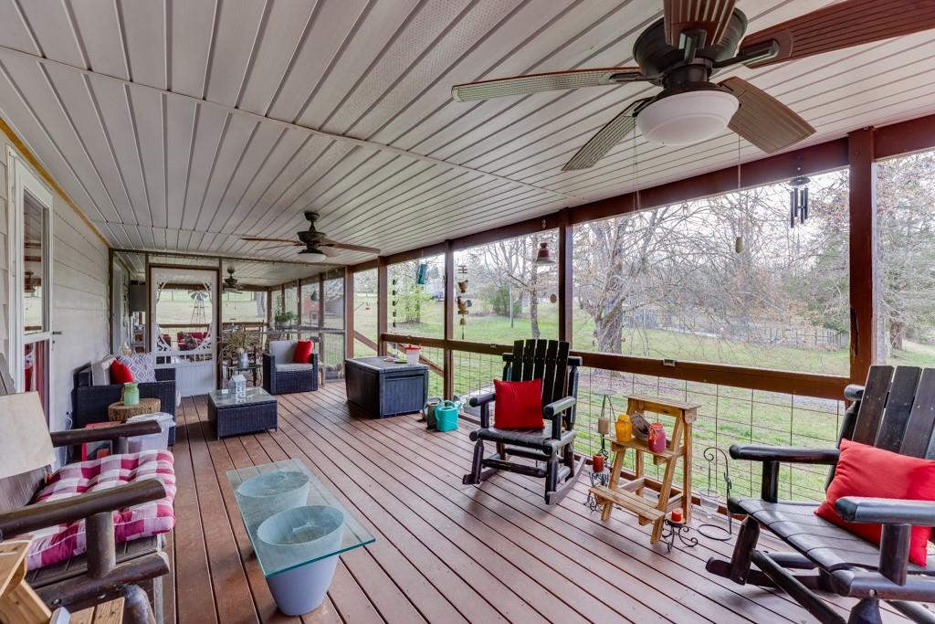 722 Charlie Morris Road