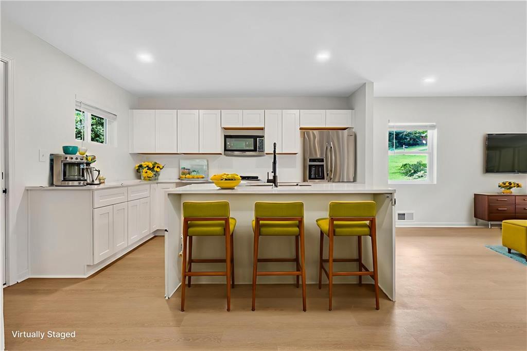 1733 Hollyhock Terrace