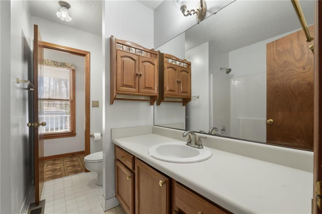 195 Willow Way, Stockbridge, Georgia image 20