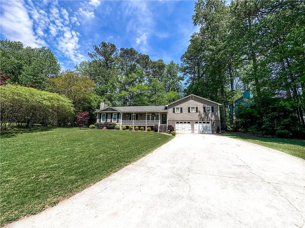 3075 Nuthatch Court NW