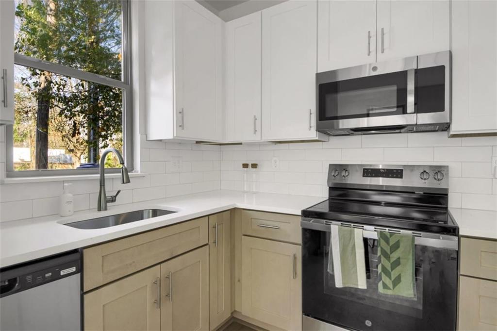 1070 Dill Avenue 202