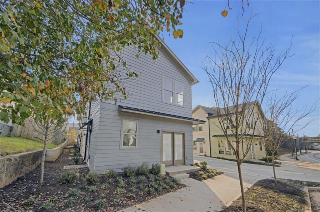 1070 Dill Avenue 202