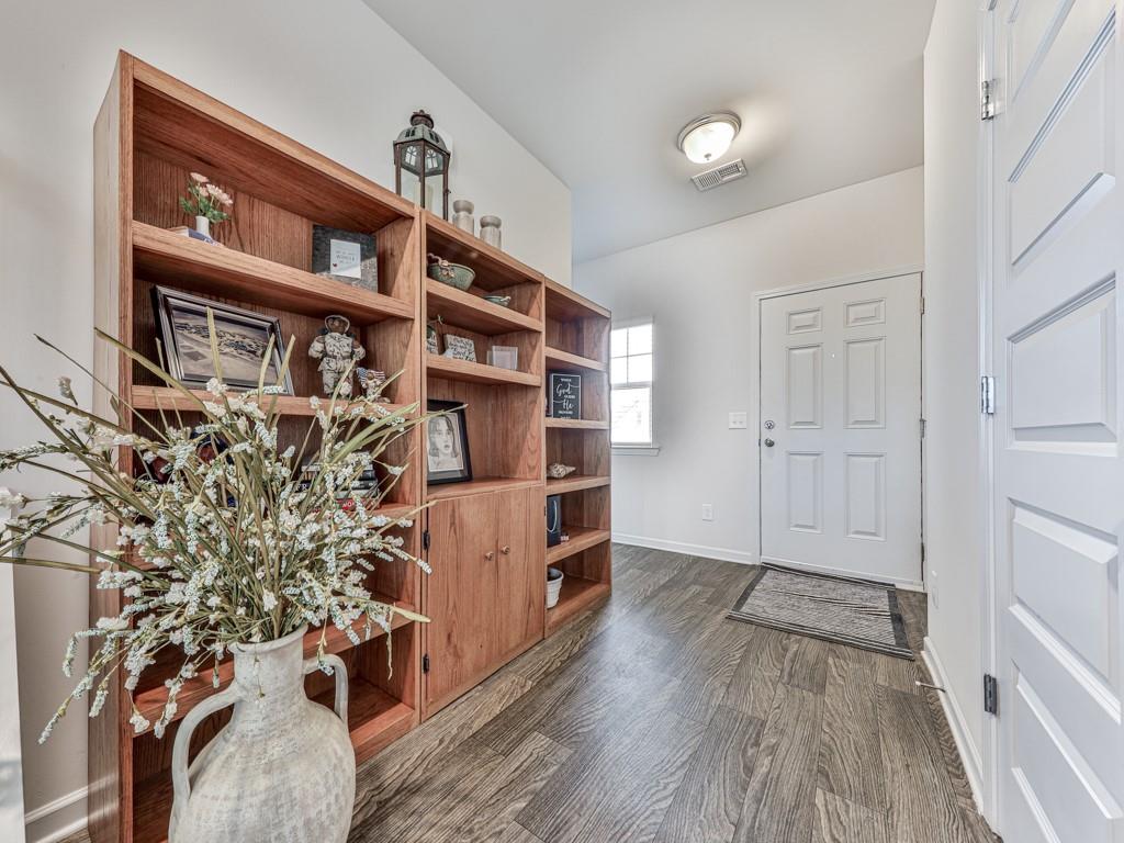122 Hadley Way SW