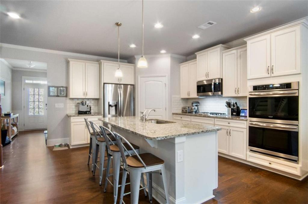 4568 Mantova Drive, Buford, Georgia image 6