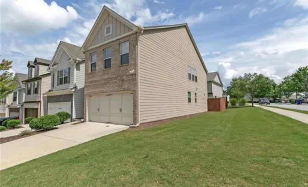 3137 Spicy Cedar Lane, Lithonia, Georgia image 2