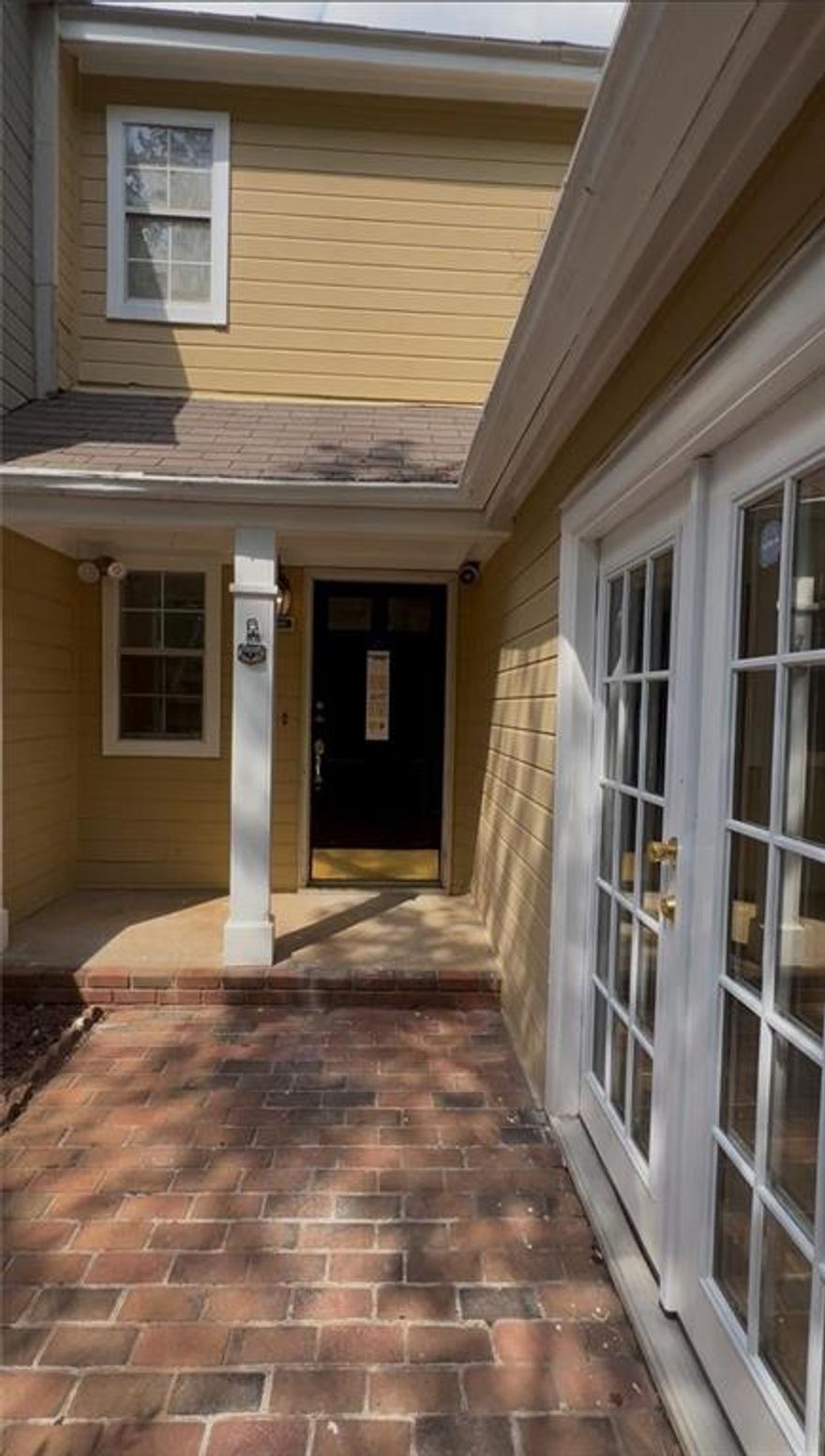 Great Location for Investor to used as Rental Property. Property Has been Recently Renovated . No HOA Rentals Restrictions. Excellent Price for the Value.