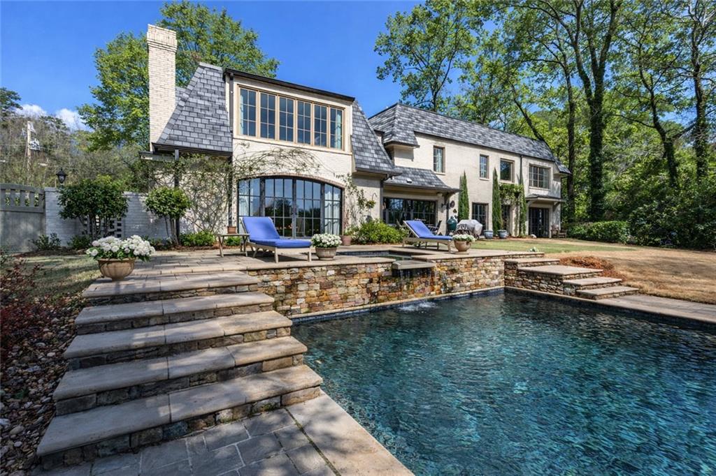 2968 Rivermeade Drive NW