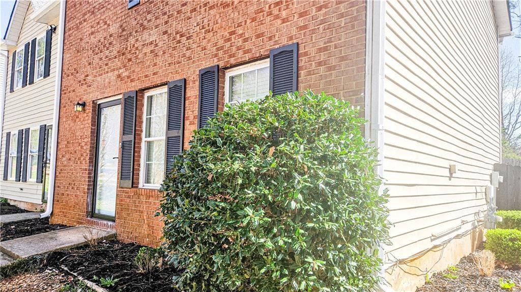 5582 Windwood Road