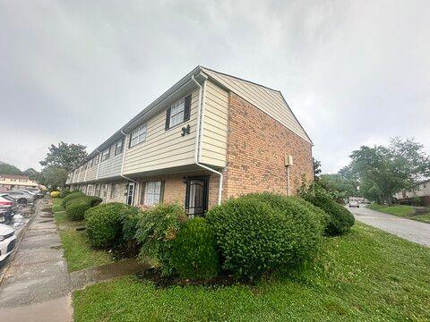 This spacious, tastefully upgraded condo in a secure, amenity-rich community is perfect for families or home-office setups. With its prime location near highways, MARTA, and shopping, plus seller incentives and a flexible layout (finished basement ˜ 4th bedroom), it’s well-suited for move-in ready living. If you're interested, contact the agent soon—it won’t last long!
Let me know if you'd like comparable listings, a breakdown of estimated mortgage payments, or a tour arranged!