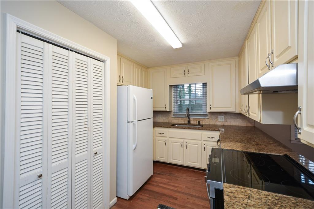 Plains Estate - Residential Lease