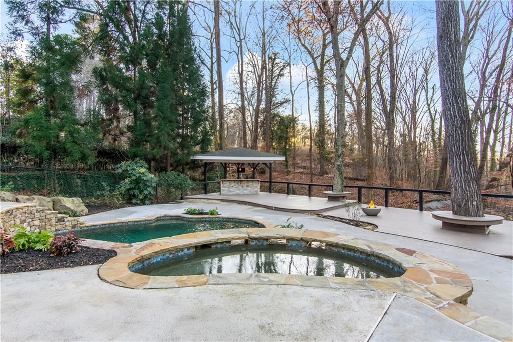 3418 Breton Court NE