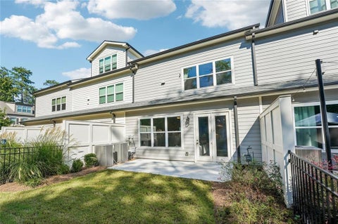Townhouse For Sale - 20006 Windalier Way Way<br/> Roswell, GA 30076