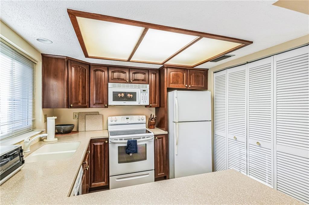 7098 Stonington Drive, Atlanta, Georgia image 12