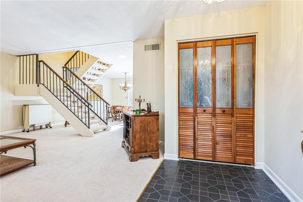 7098 Stonington Drive, Atlanta, Georgia image 3