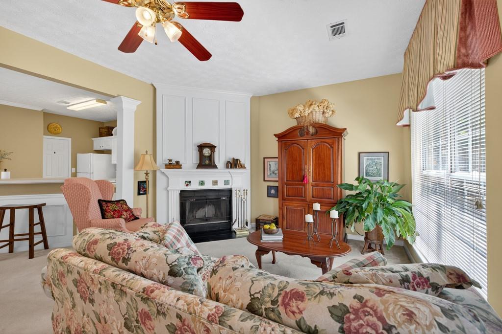 2327 Oak Glenn Circle
